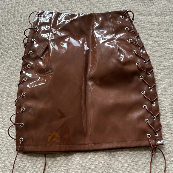 Vintage style Y2K latex brown miniskirt micro mini - Picture 2 of 6